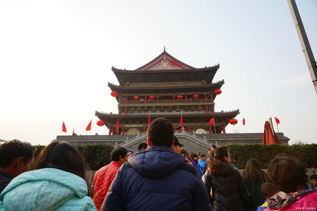 盐盆网站设计官网：许多公司现在正在启动在线营销。如果在单身坐线下的营销，然后覆盖区域非常有限。如果它是在线的营销，然后， 用户非常，因此，在线营销是重要的。现在我们的生活发展越来越好。旅游也更加繁荣，但现在每个人都去旅行的地方，不去旅行社咨询，反而， 我在网上了解。所以在旅游业建设方面做得很好，企业网络营销有很多帮助。