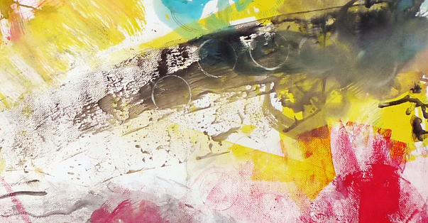在色彩使用上，纯色和渐变色之间，后者更接近自然，我们【公司网站代】知道，如今科技很发达，发达到让我们吃惊的地步，然而，和自然的神奇比较，还是一个遥不可攀的，想要通过渐变色接近自然，这是一门技术课，也能充分反映出设计者的功夫如何。